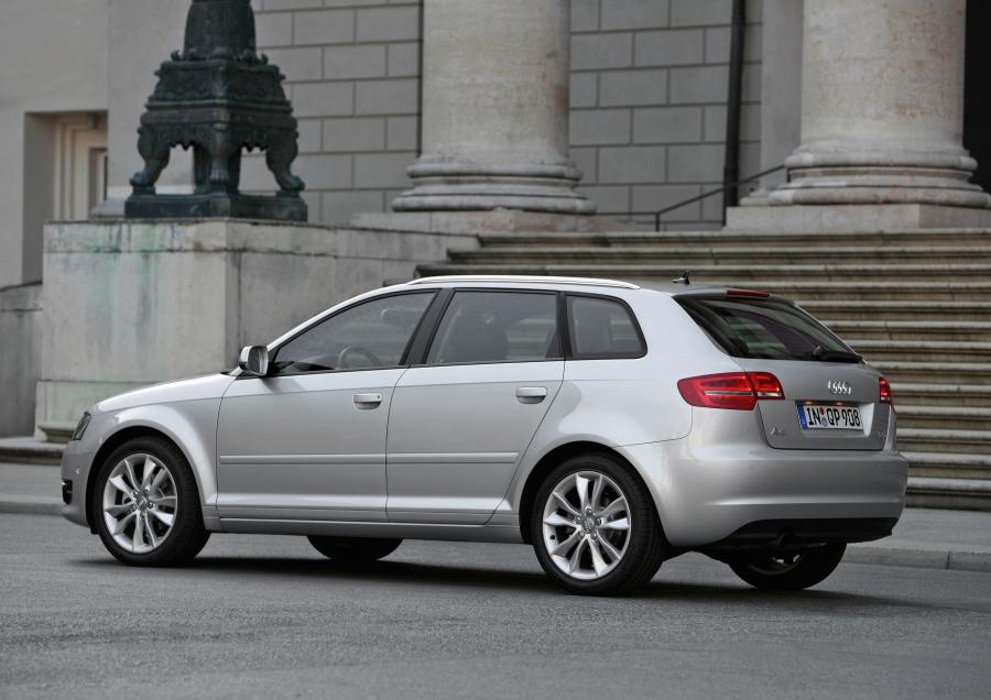  Audi A3 Sportback TFSI (8PA) 2010 года  (WW) (фото 2 из 24)